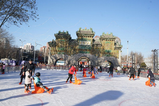 意媒：孔蒂明天回归那不勒斯，要求冬窗实质性引援以重振球队（意媒称孔蒂将于明日重返那不勒斯，要求冬窗重磅补强助球队反弹）
