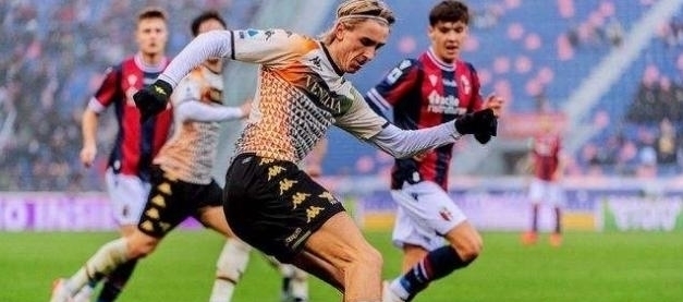 曼晚：塞门约能胜任曼联左边翼卫，在曼城能担任左右两路边锋（曼晚：塞门约可胜任曼联左翼卫，亦能在曼城担任两侧边锋）