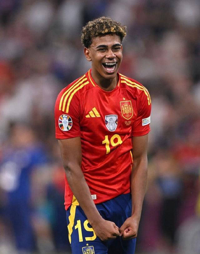 电讯报本赛季英超最佳30人：哈兰德、赖斯、凯塞多前3，扎卡第6（《电讯报》评选本赛季英超30佳：哈兰德、赖斯、凯塞多包揽前三，扎卡第六）