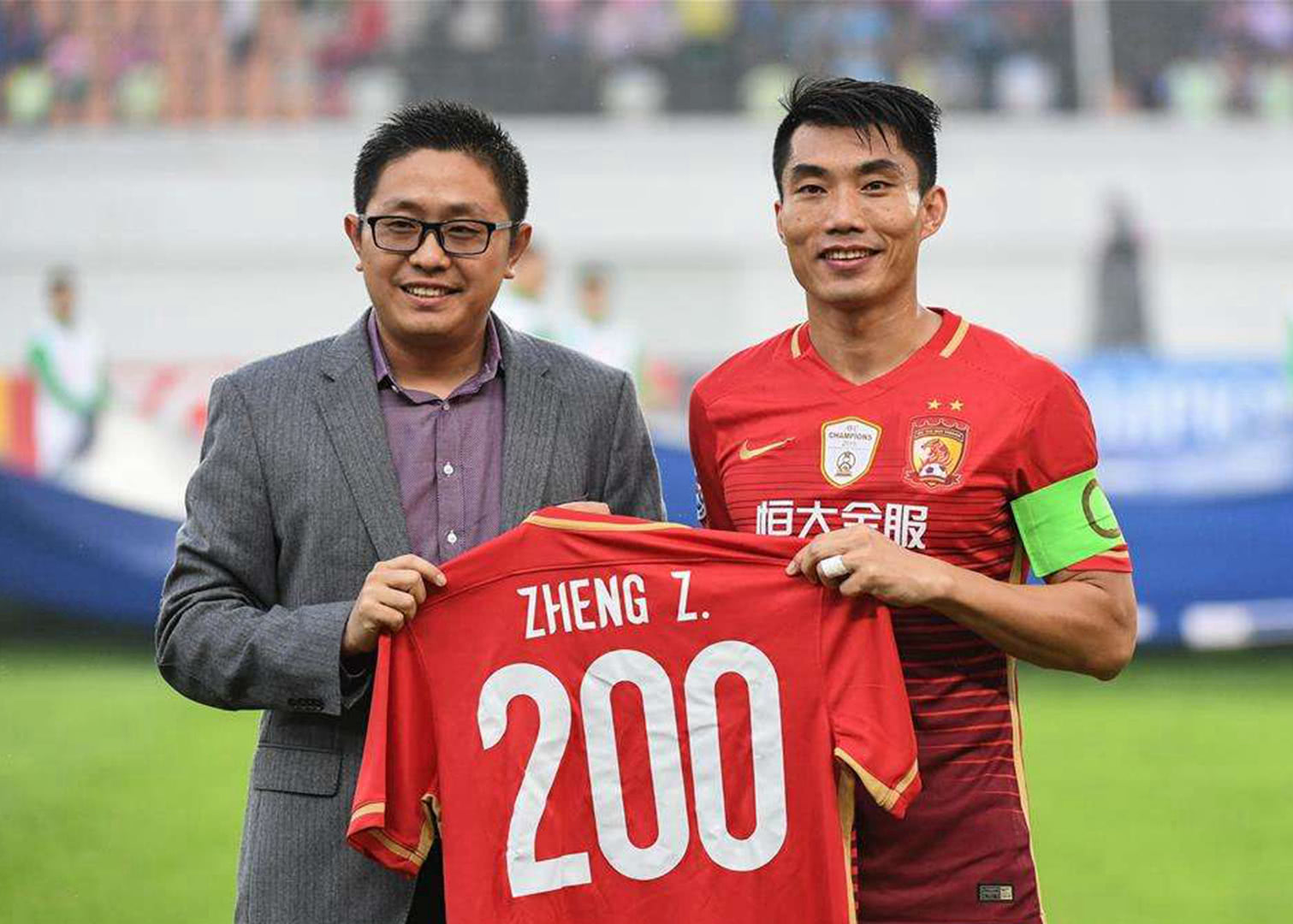 皇家马德里在圣马梅斯胜利后的录像：激情与荣耀的完美展现（皇马圣马梅斯凯旋视频：热血与荣光的极致呈现）