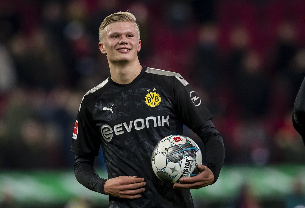 越南U21女排成绩作废！球员性别争议尘埃落定，国际排联修正排名（越南U21女排战绩被取消：性别争议告一段落，国际排联更新排名）