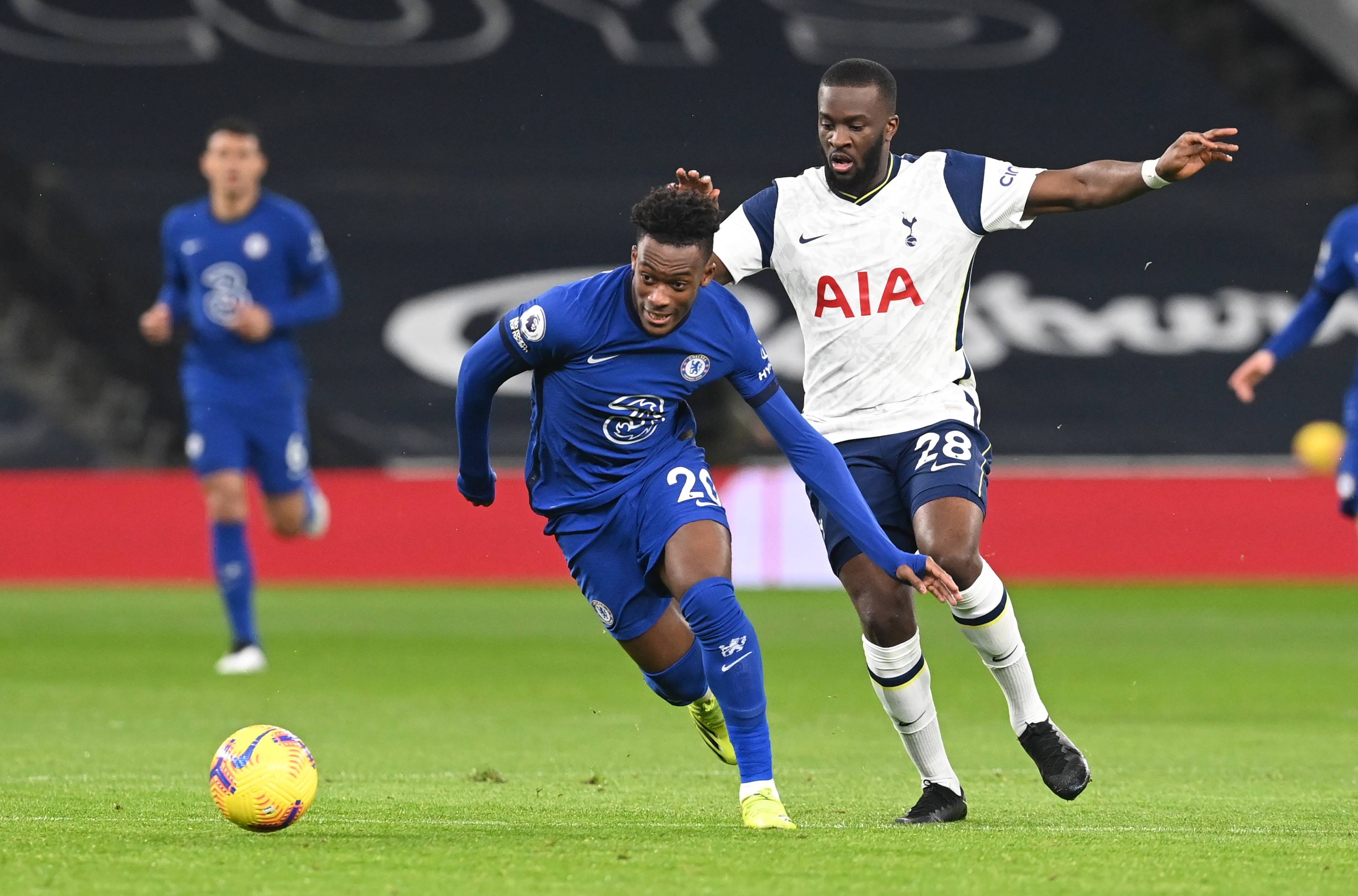 魔鬼主场告破！猛龙此前主场8连胜，被湖人终结（湖人终结猛龙主场八连胜，魔鬼主场神话告破）