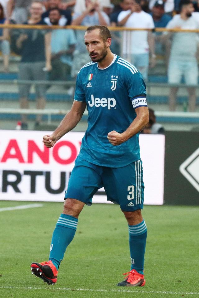 2025中甲最佳阵容：姆本扎、穆谢奎入选，向余望在列（2025中甲最佳阵容公布：姆本扎、穆谢奎上榜，向余望亦在名单中）