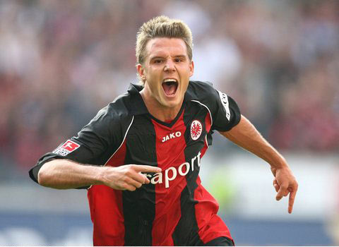 令人动容！残特奥会独腿飞人扑线摔破全国纪录（拼到最后一刻！残特奥会单腿短跑选手冲线摔倒刷新全国纪录）