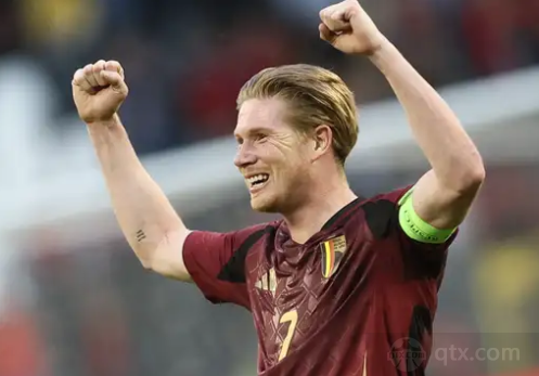 球队战术执行高效，连胜势头不减（战术贯彻到位，连胜态势延续）