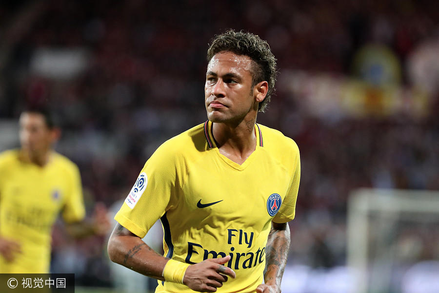 头球双响，孔德当选巴萨vs法兰克福全场最佳球员（孔德头球梅开二度，荣膺巴萨战法兰克福全场最佳）