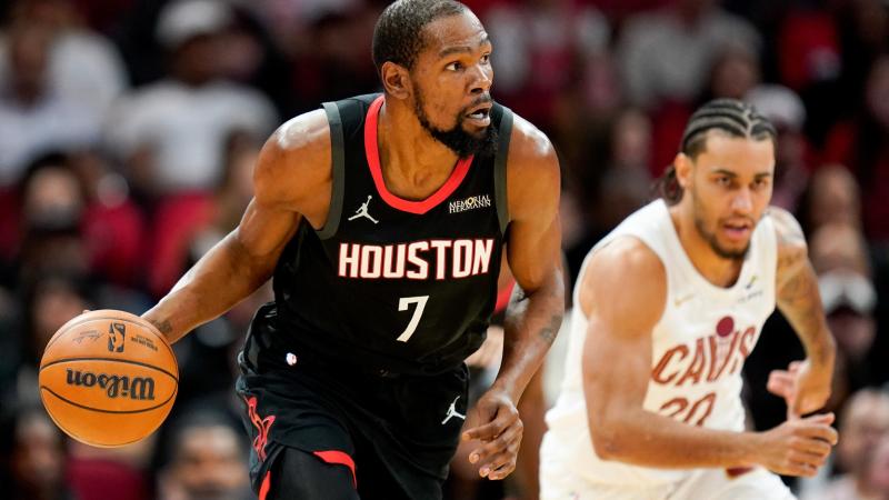 连续两赛季带不同球队欧战做客安菲尔德，阿隆索成历史第三人（阿隆索连续两季率不同球队欧战客战安菲尔德，成史上第三人）