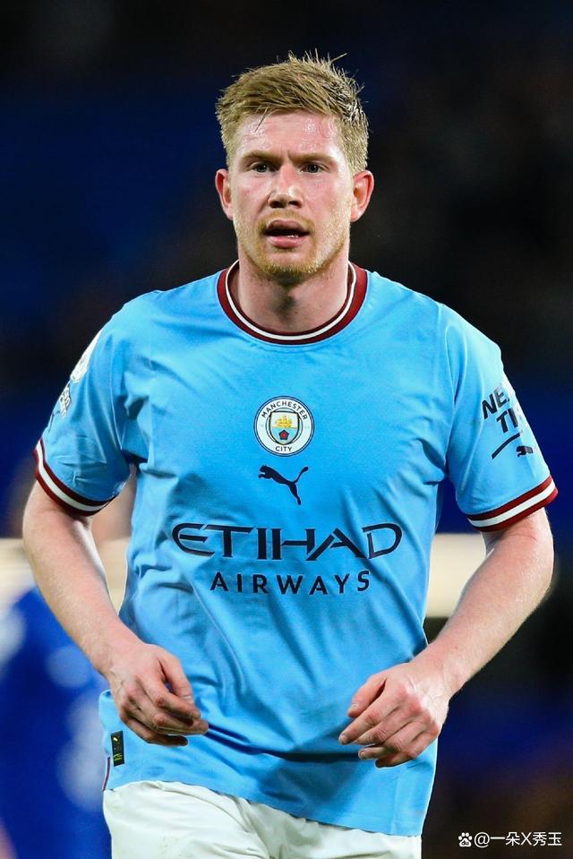 阿斯：德容已经退烧，参加了巴萨周四的训练课（阿斯报道：德容已退烧，周四随巴萨合练）