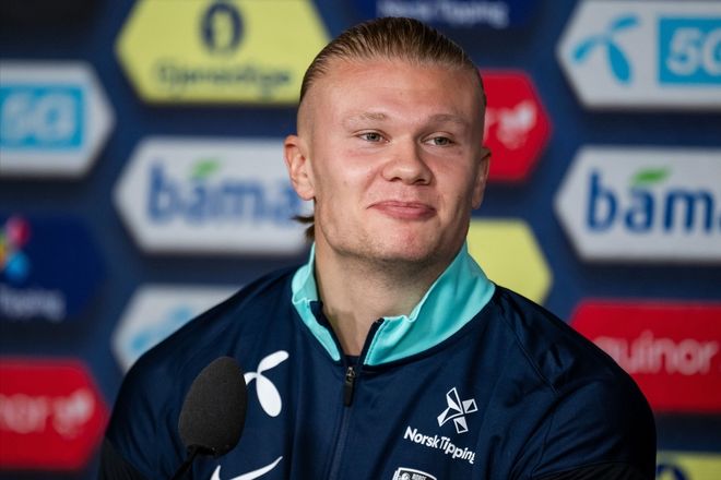 继姆巴佩之后，凯恩是本赛季第二位打入25球的五大联赛球员（凯恩成为本赛季五大联赛第二位打进25球的球员，仅次于姆巴佩）